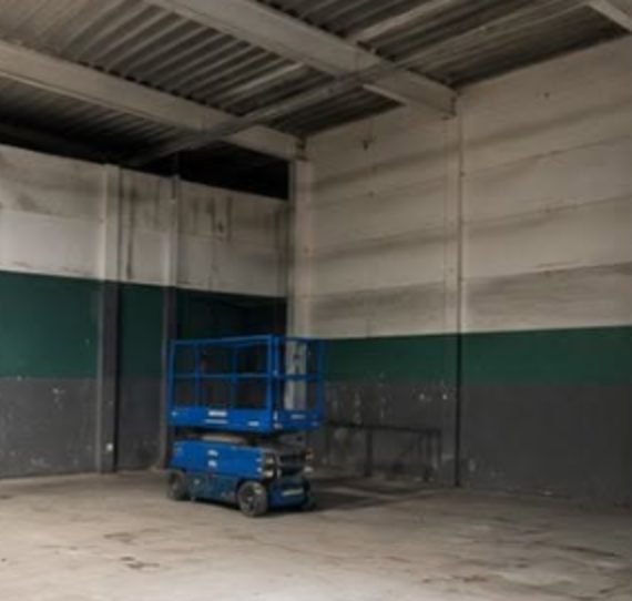 Hall brut avant travaux